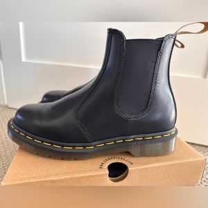 Dr. Martens VEGAN 2976 FELIX CHELSEA BOOTS